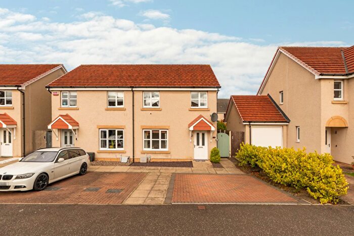 3 Bedroom Villa For Sale In Hillend Place, Winchburgh, EH52