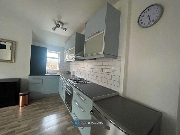 1 Bedroom Flat To Rent In Tooting High Street, London, SW17