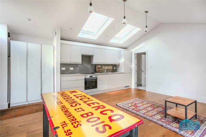 1 Bedroom Bungalow To Rent In Palmerston Road, Bounds Green, N22