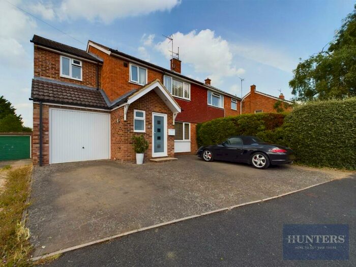 4 Bedroom Semi-Detached House To Rent In Oak Manor Drive, Cheltenham, GL52