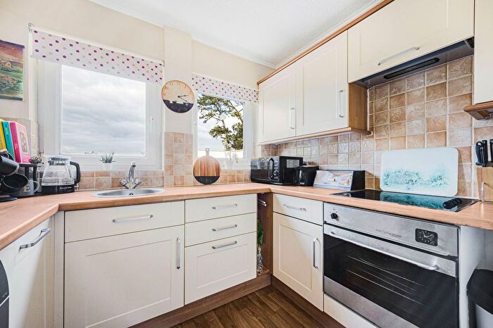 2 Bedroom Flat For Sale In Elm Court, Hillcourt Road, Pittville, Cheltenham, GL52