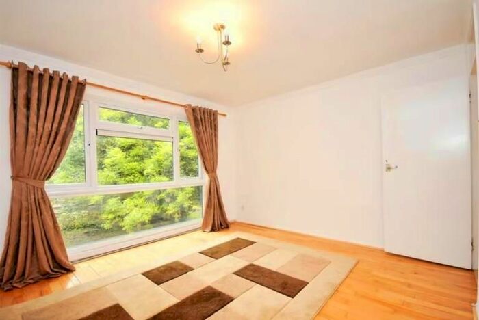 2 Bedroom Flat To Rent In Fairbank, Taymount Rise, London, SE23