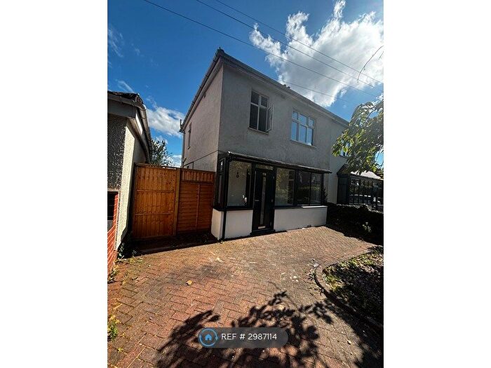 3 Bedroom Semi-Detached House To Rent In Victoria St, Hyde, SK14