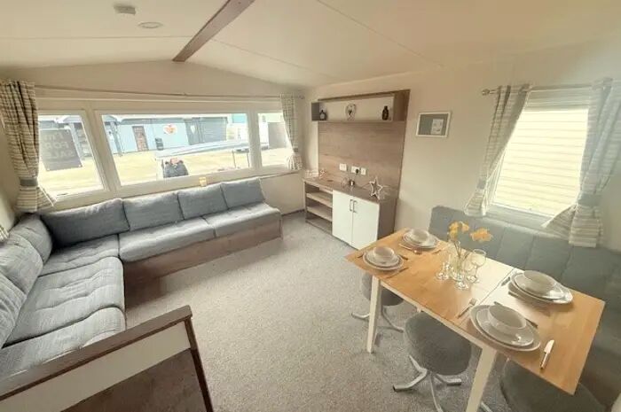 3 Bedroom Park Home For Sale In Dovercourt, CO12