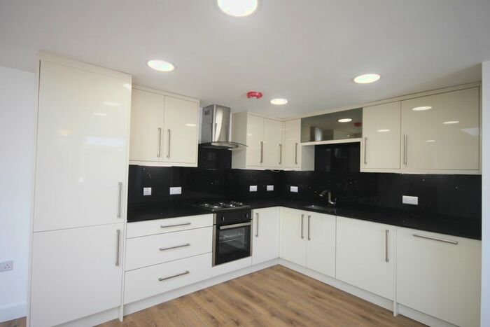 1 Bedroom Flat To Rent In Park Road, Hendon, NW4