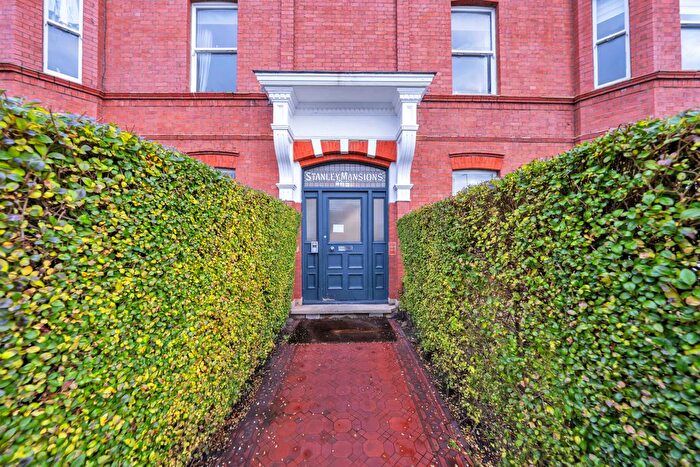 4 Bedroom Flat To Rent In Marius Road, London, SW17