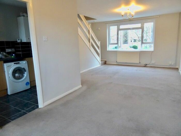 2 Bedroom Maisonette To Rent In Burnt Ash Road, London SE12