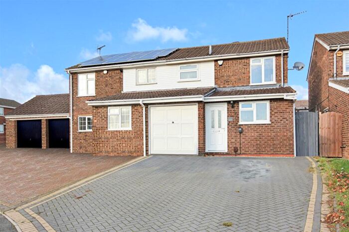 3 Bedroom Semi Detached House For Sale In Westminster Road, Wellingborough, NN8