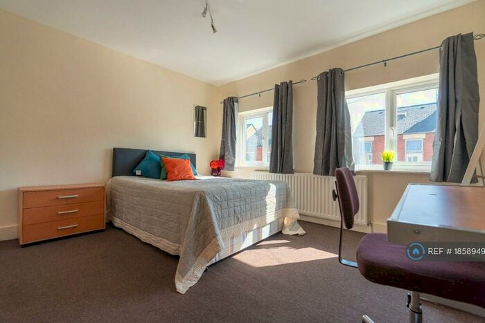 6 Bedroom Terraced House To Rent In Blenheim Road, Reading, RG1