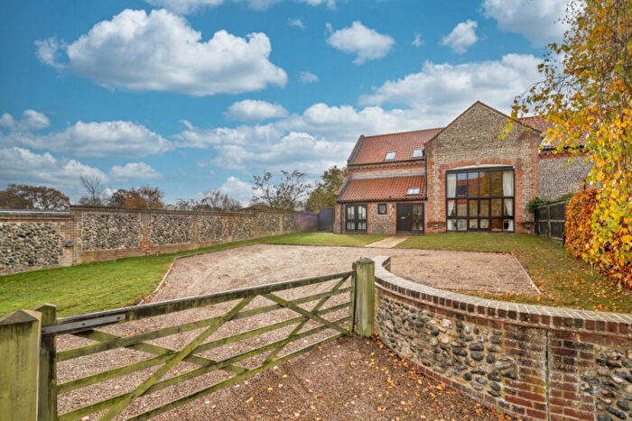3 Bedroom Barn Conversion For Sale In Church Farm Barns, Aylmerton, NR11