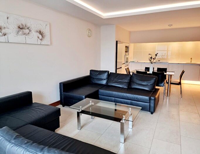 2 Bedroom Apartment To Rent In Bell Street, London, NW1