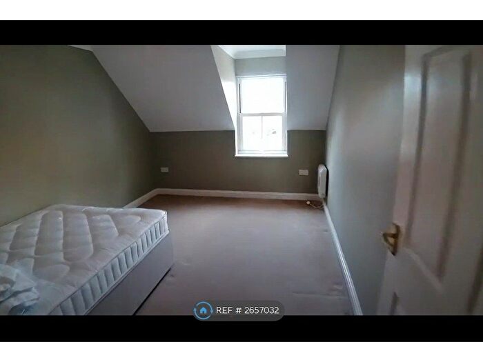 1 Bedroom Flat To Rent In Close To Town, Uckfield, TN22
