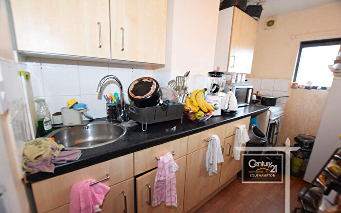 1 Bedroom Flat To Rent In |Ref: |, Mede House, Salisbury Street, Southampton, SO15
