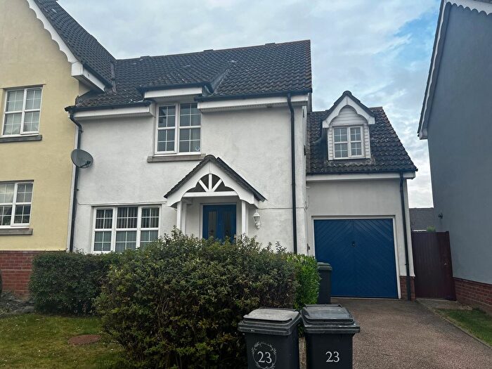 4 Bedroom Semi-Detached House To Rent In Nightingale Close, Stowmarket, IP14