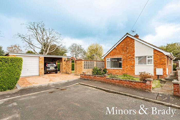 4 Bedroom Detached Bungalow For Sale In Hardesty Close, Poringland, NR14