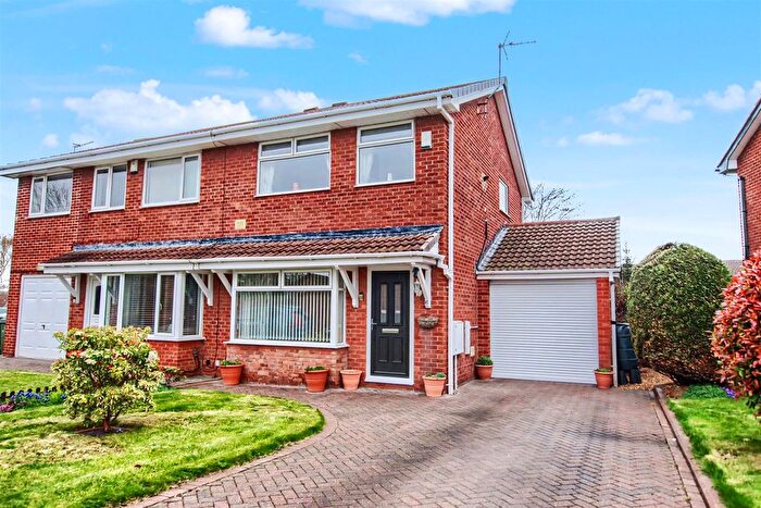 3 Bedroom Semi Detached House For Sale In Fox Close, Ingleby Barwick, TS17
