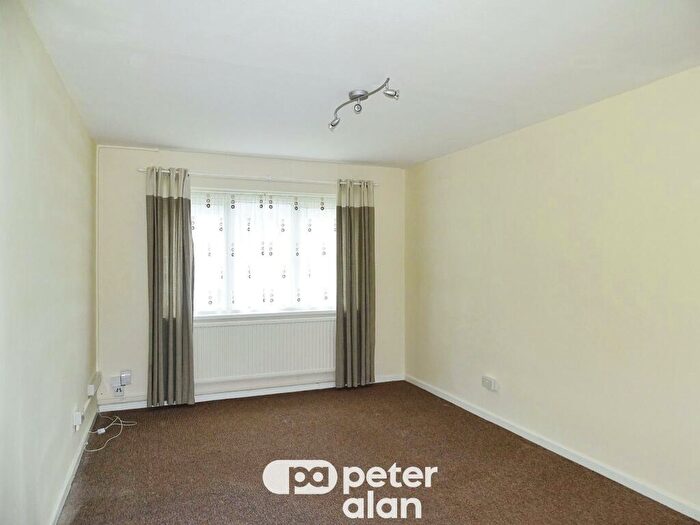 2 Bedroom Apartment To Rent In Ward Close, Newport, NP19