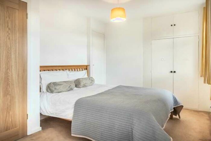 2 Bedroom Flat To Rent In Eltham Road Lee SE12