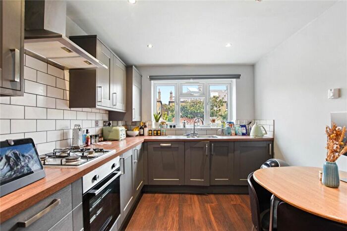 2 Bedroom Apartment To Rent In Blackstock Road, London, N4