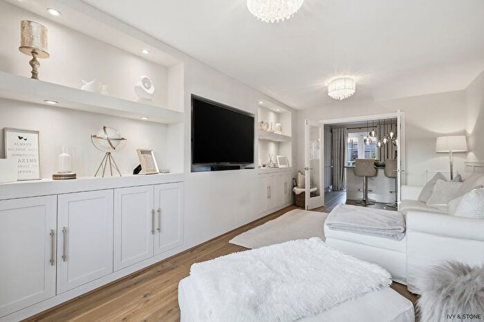 5 Bedroom Semi Detached House For Sale In Flitch Green, Dunmow, Essex, CM6