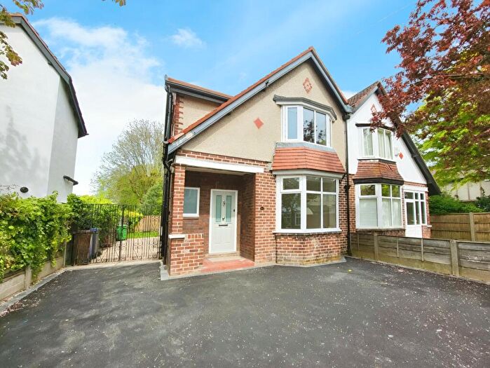 4 Bedroom Semi-Detached House To Rent In Mayville Drive, Didsbury, Manchester, M20