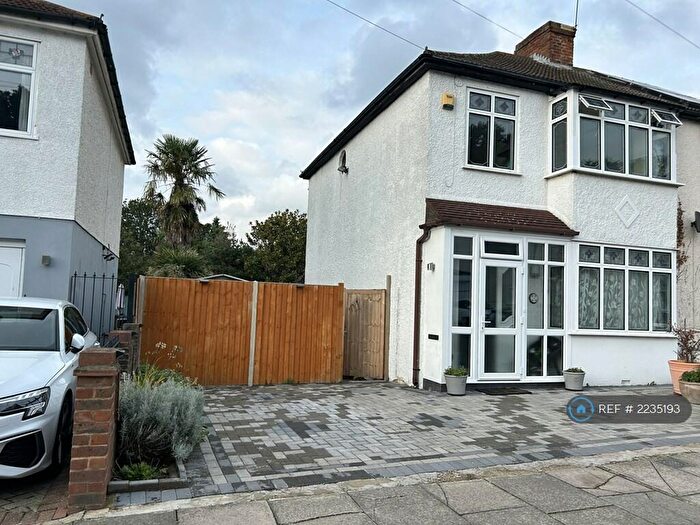 3 Bedroom Semi-Detached House To Rent In Roseacre Road, Welling, DA16