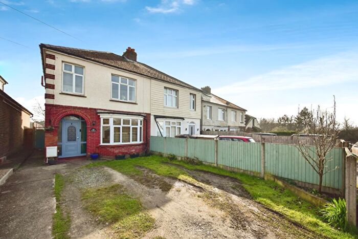 3 Bedroom Semi-Detached House For Sale In Chatham Road, Maidstone, ME14
