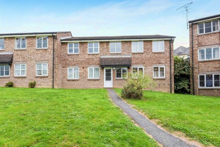 1 Bedroom Flat To Rent In Gordon Close, Haywards Heath, West Sussex, E, RH16