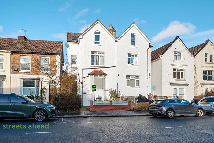 1 Bedroom Apartment For Sale In Waddon Road, Croydon, CR0