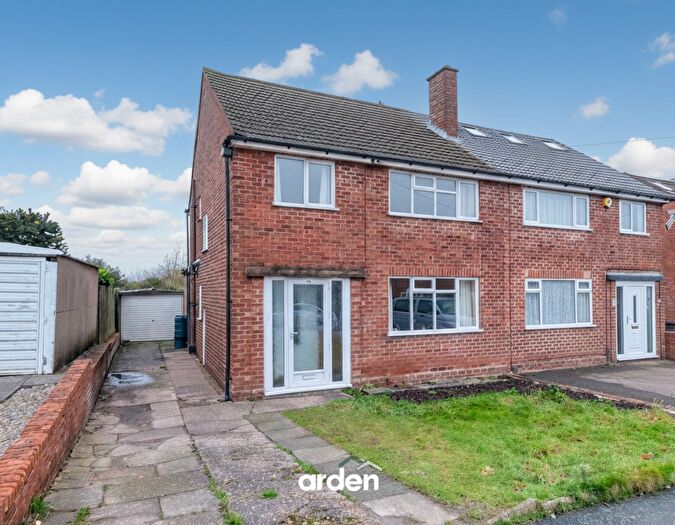 3 Bedroom Semi-Detached House For Sale In Nuthurst Road, Birmingham, B31