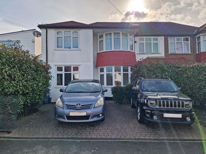 1 Bedroom Ground Maisonette To Rent In Gordon Avenue, Stanmore, Greater London, HA7