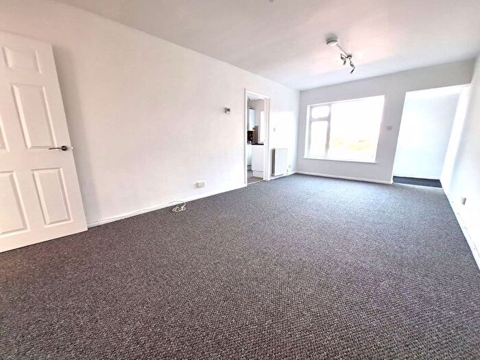 2 Bedroom Flat To Rent In Lowther Road, Dunstable, LU6