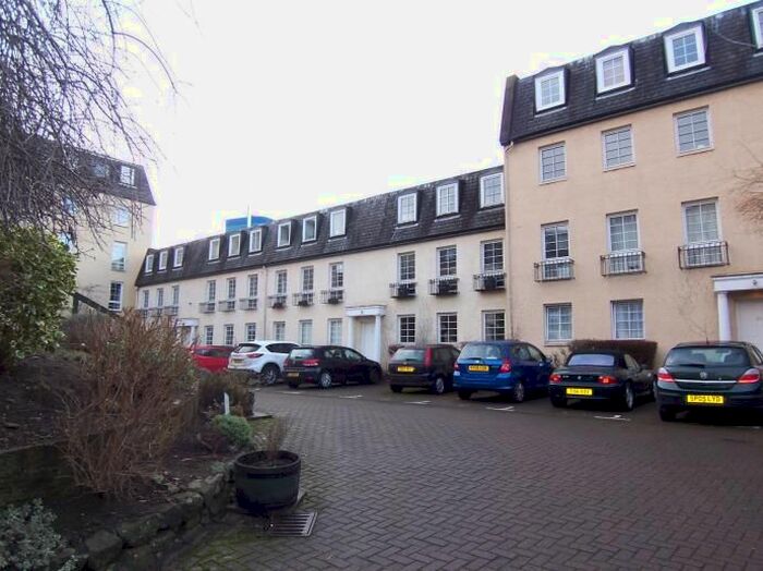 2 Bedroom Flat To Rent In James Square, Caledonian Crescent, Edinburgh, EH11