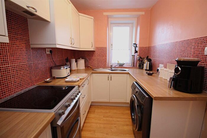 2 Bedroom Flat For Sale In Customhouse Lane, Port Glasgow, PA14