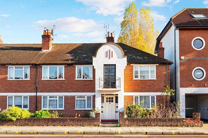 2 Bedroom Flat For Sale In West Barnes Lane, Raynes Park, SW20