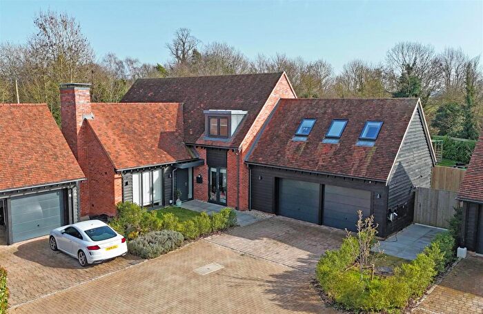 4 Bedroom Detached House For Sale In Cuddington, Buckinghamshire, HP18