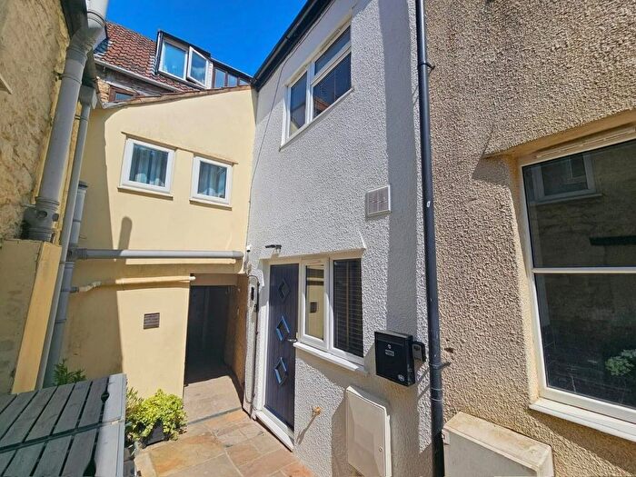 1 Bedroom Cottage For Sale In Silver Street, Dursley, GL11