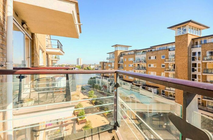 2 Bedroom Flat To Rent In Smugglers Way, Wandsworth, London, SW18
