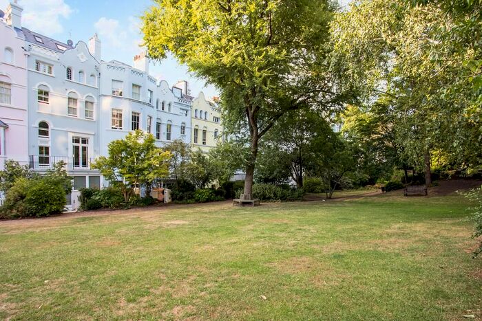 2 Bedroom Flat To Rent In Lansdowne Crescent, Notting Hill, W11