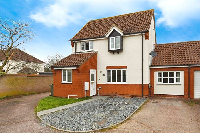 4 Bedroom Link Detached House For Sale In Constance Close, Witham, Essex, CM8