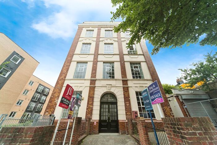 2 Bedroom Flat For Sale In Coombe Road, Brighton, East Sussex, BN2