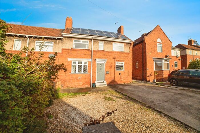 3 Bedroom Semi Detached House For Sale In Priory Road, Blidworth, Mansfield, NG21