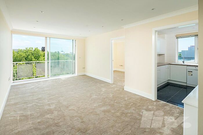 3 Bedroom Apartment To Rent In Regent Court, North Bank, St. John's Wood, NW8