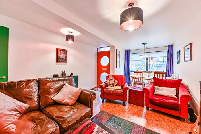 6 Bedroom Terraced House For Sale In Victorian Grove, , Stoke Newington, London, N16