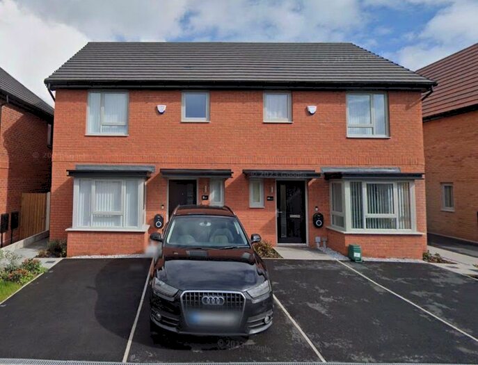 3 Bedroom Semi-Detached House To Rent In Millside Way, Royton, Oldham, OL2