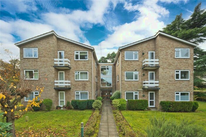 2 Bedroom Flat To Rent In Coniston Court, Weybridge, Surrey KT13