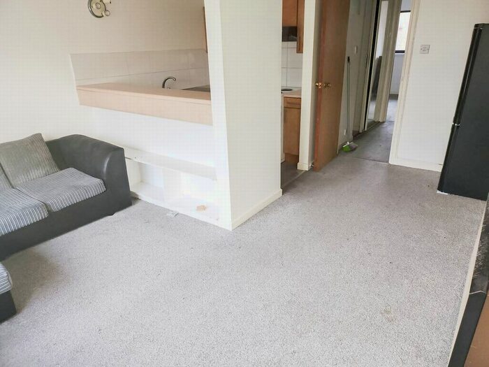 1 Bedroom Flat To Rent In Maltby Drive, Enfield, EN1