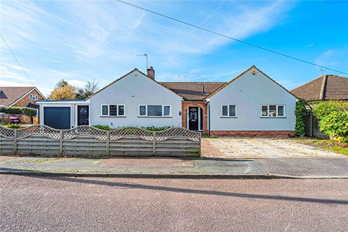 3 Bedroom Bungalow For Sale In Tile Kiln Close, Leverstock Green, Hemel Hempstead, Hertfordshire, HP3