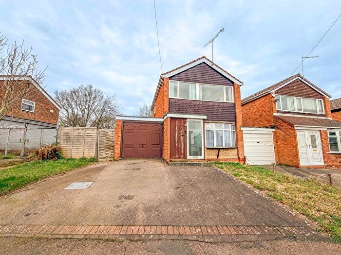 3 Bedroom Link Detached House For Sale In Sherbourne Avenue, Nuneaton, CV10