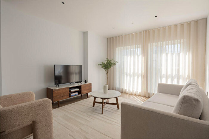 1 Bedroom Apartment To Rent In Curtain Road, London, EC2A